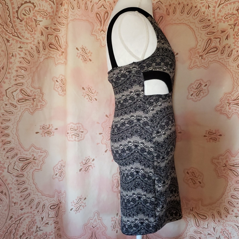 Lace Pattern Dress Sleeveless Bodycon Stretchy Cut Outs - Picture 4 of 10